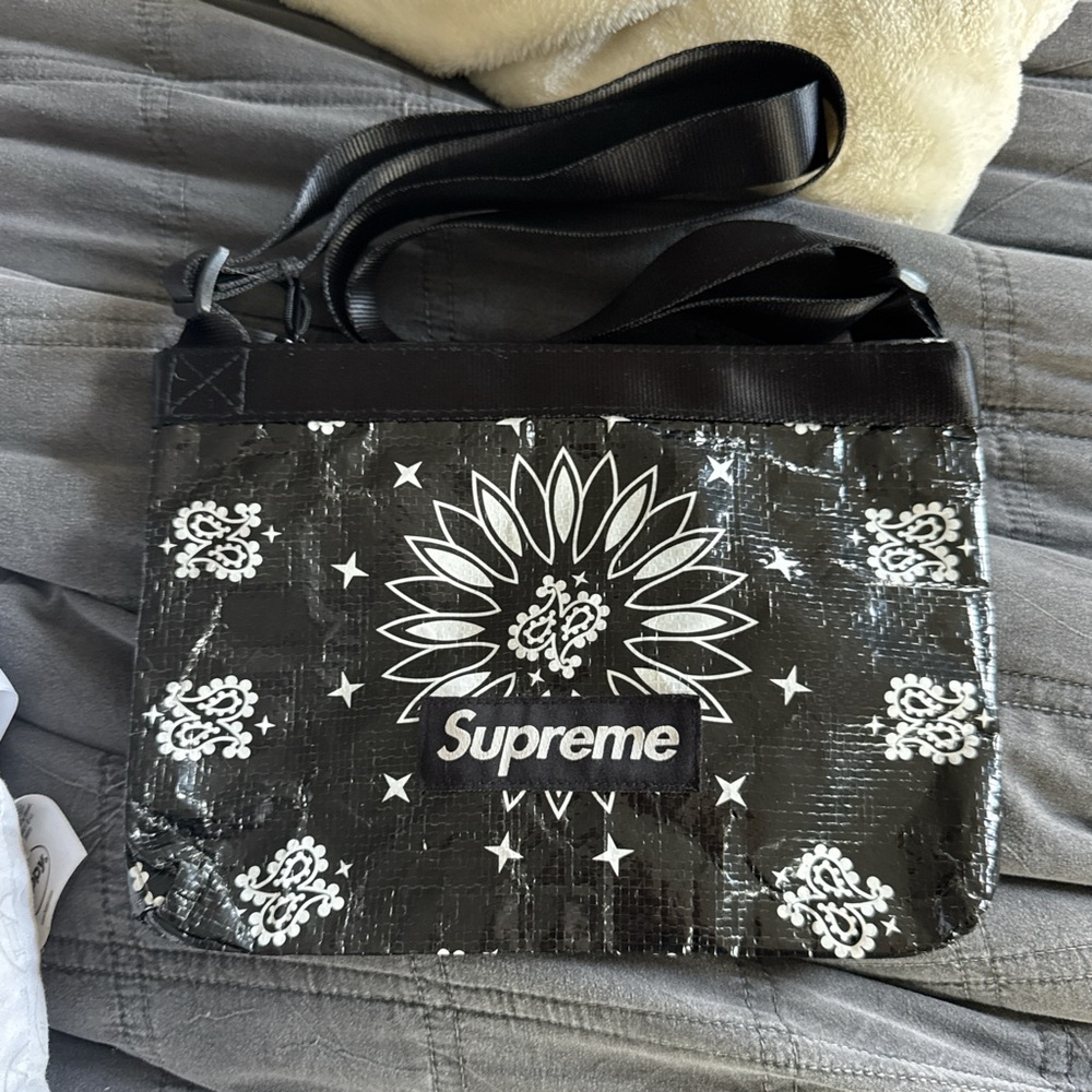Supreme bandana bodycross bag